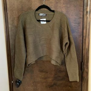 NWT Green Cropped Sweater L
